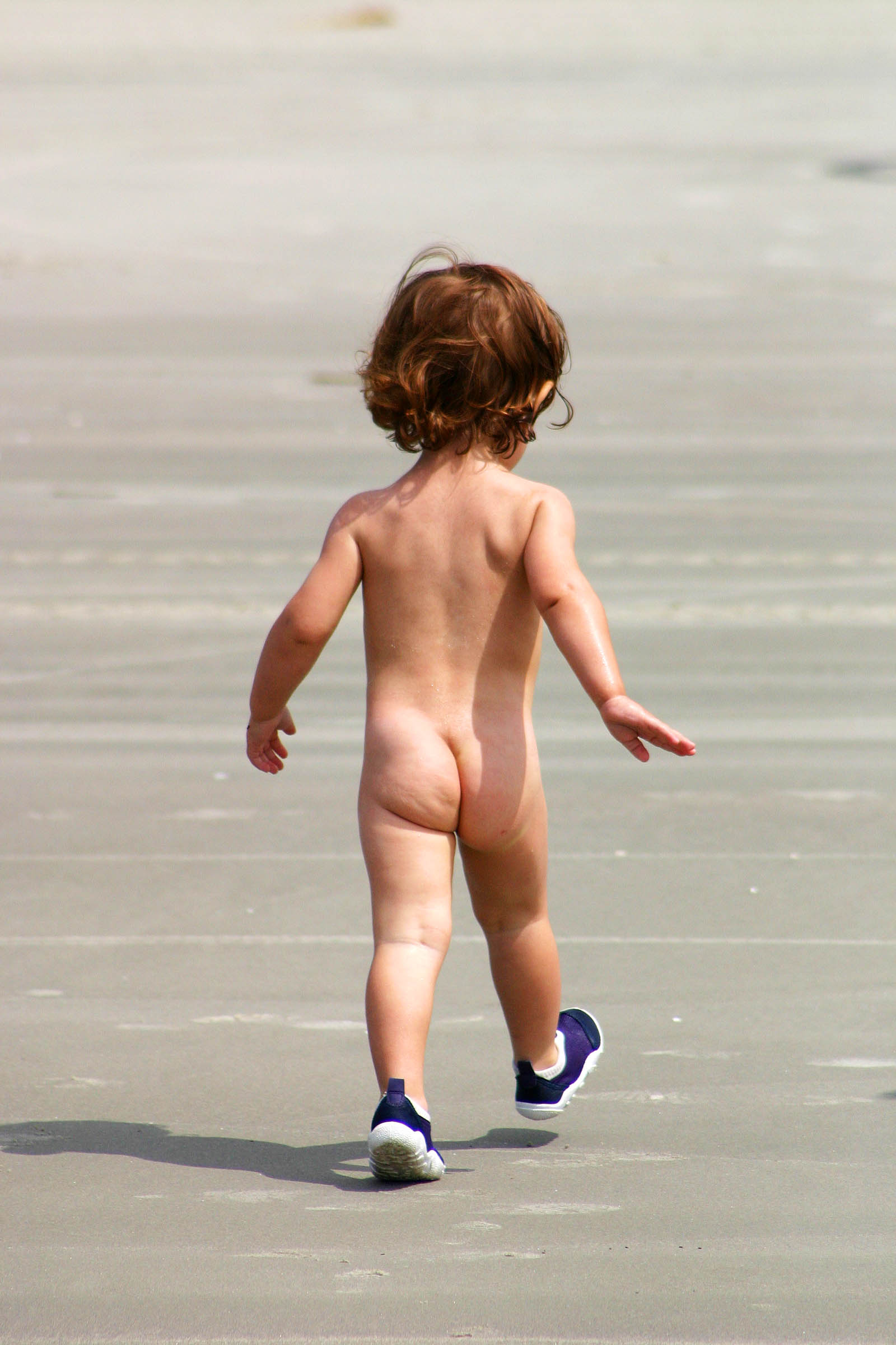 two yearl old girl peeing 6 Reasons Your Kid Won't Keep His Clothes On
