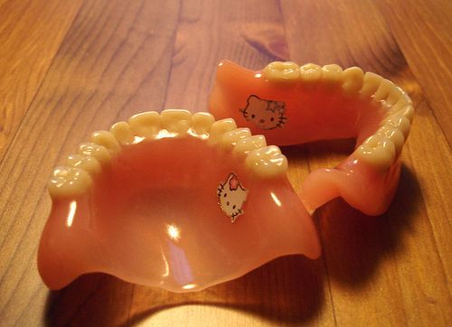 Hello-kitty-dentures