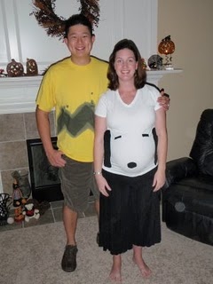 Pregnant-halloween-costume-snoopy