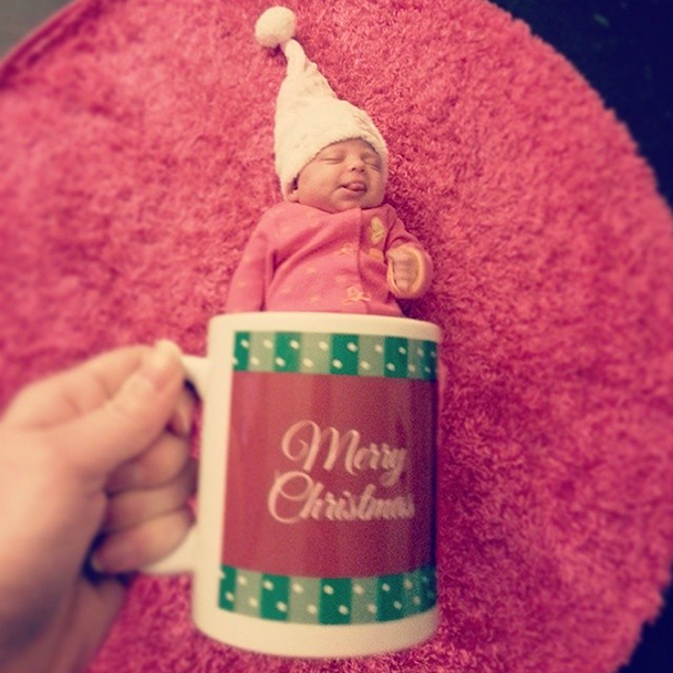 This would make such a cute Christmas card! Who doesn't love a little #BabyMugging? Check out the holiday edition (including babies, Christmas trees, + more mug fun). 