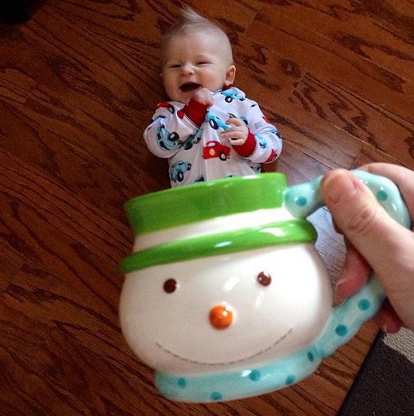 This would make such a cute Christmas card! Who doesn't love a little #BabyMugging? Check out the holiday edition (including babies, Christmas trees, + more mug fun). 