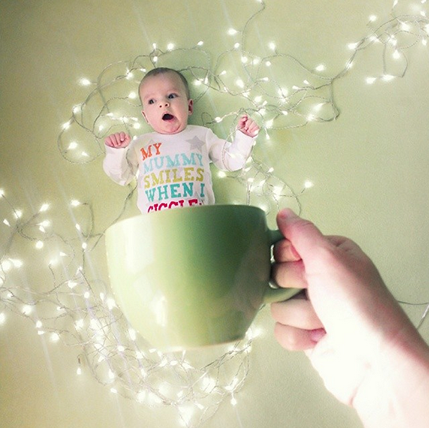 Who doesn't love a little #BabyMugging? Check out the holiday edition (including babies, Christmas trees, + more mug fun). This would make such a cute Christmas card!