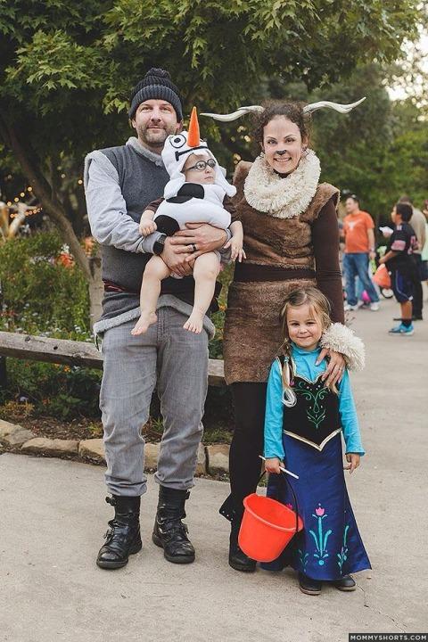 These are the best family Halloween costumes ever! Click through for 36 of the best adult Halloween costumes and kid Halloween costumes that make trick-or-treating a family affair!