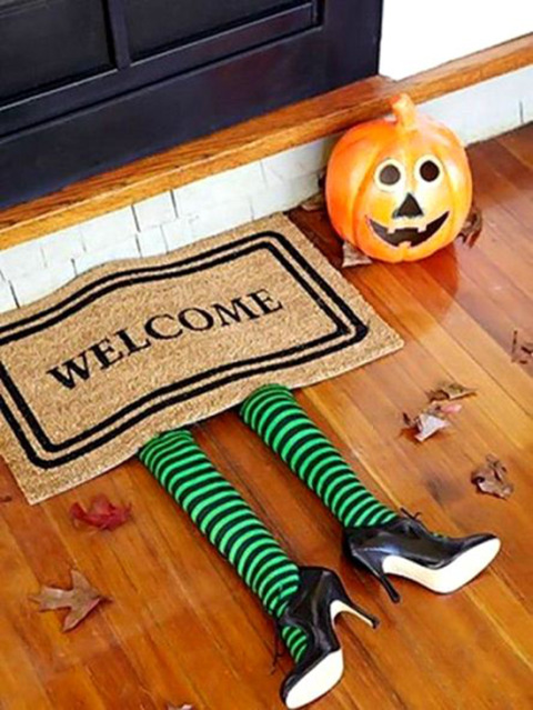 Feeling festive this Halloween season? Check out these 35 ideas for DIY Halloween decorations for around your house!