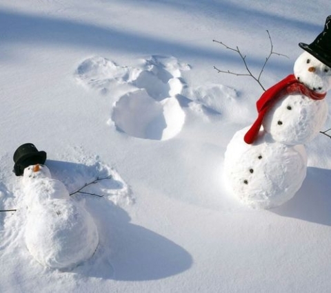 57167-Snowman-Making-Snow-Angels