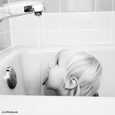 10 Tricks to Taking Creative Bath Time Photos