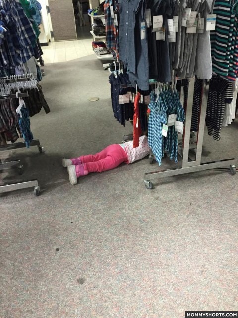 37 Photos that Prove Little Kids SUCK at Hide and Seek