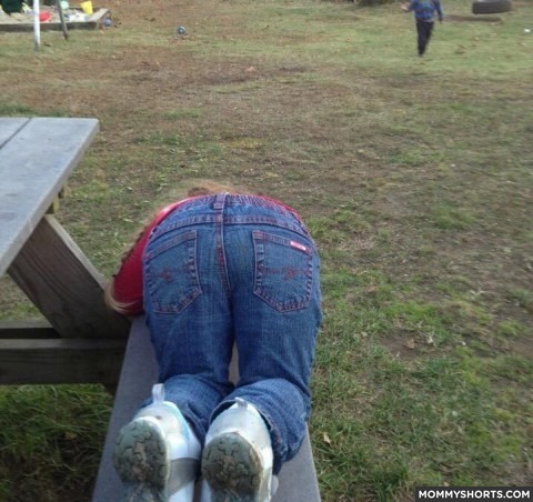 37 Photos that Prove Little Kids SUCK at Hide and Seek