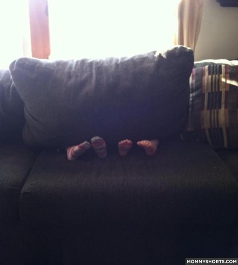 37 Photos that Prove Little Kids SUCK at Hide and Seek