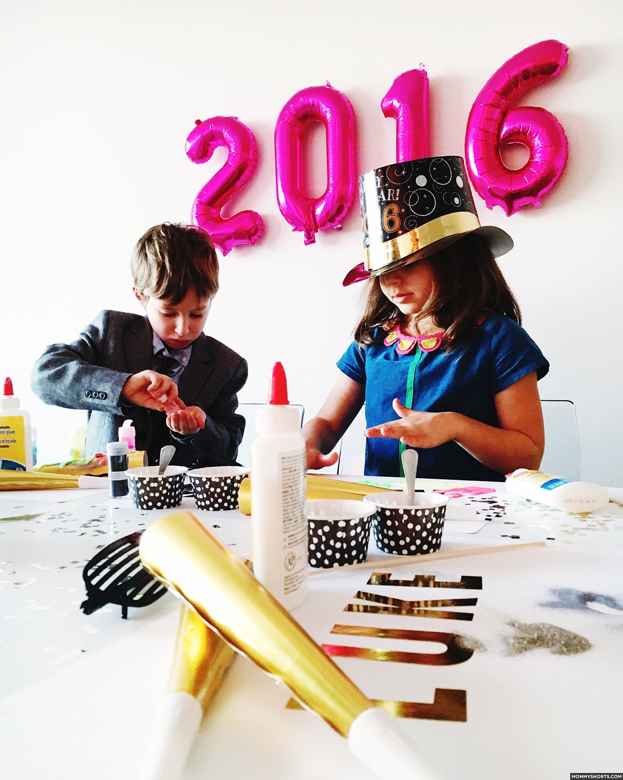 Spending New Years Eve with kids and need some New Years Eve party ideas? Click through for everything from decor to crafts!